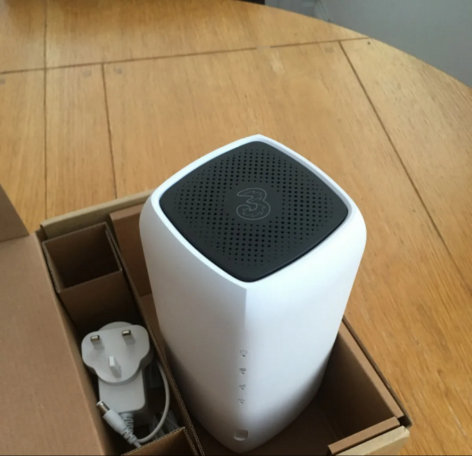 ব্র্যান্ড নিউ আনলকড ZYXEL NR5103EV2 4.7Gbps WiFi6 4G LTE 5G WiFi রাউটার 5G NR ইনডোর সিপিই রাউটার 3